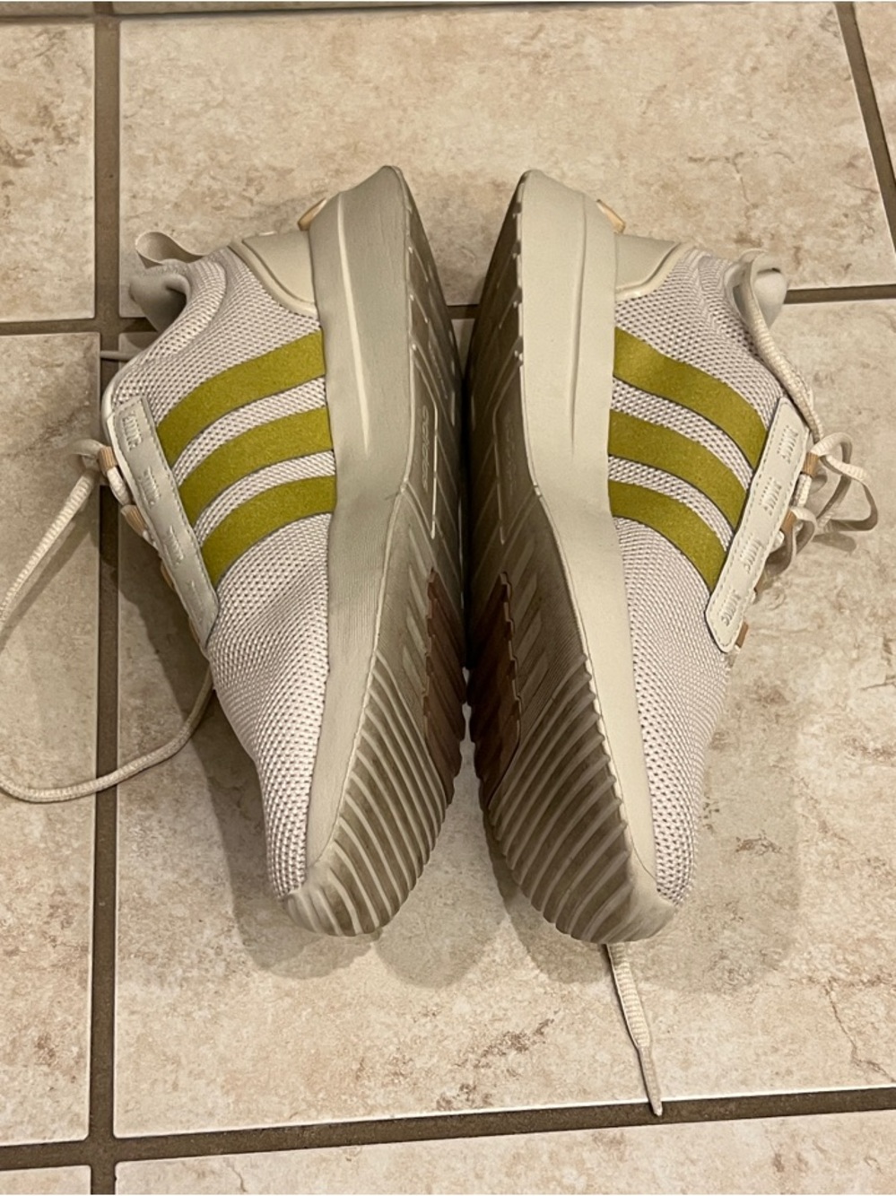 adidas tr21 Cream matte gold stripes peach detail on rear sneakers 7 kids